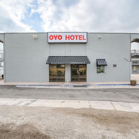 Oyo Hotel San Antonio Lackland Air Force Base West Eksteriør bilde